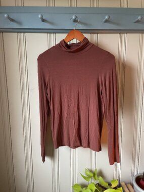 Offline by Aerie Brown Long Sleeve Turtleneck Top Women’s Small Soft Stretch Bas